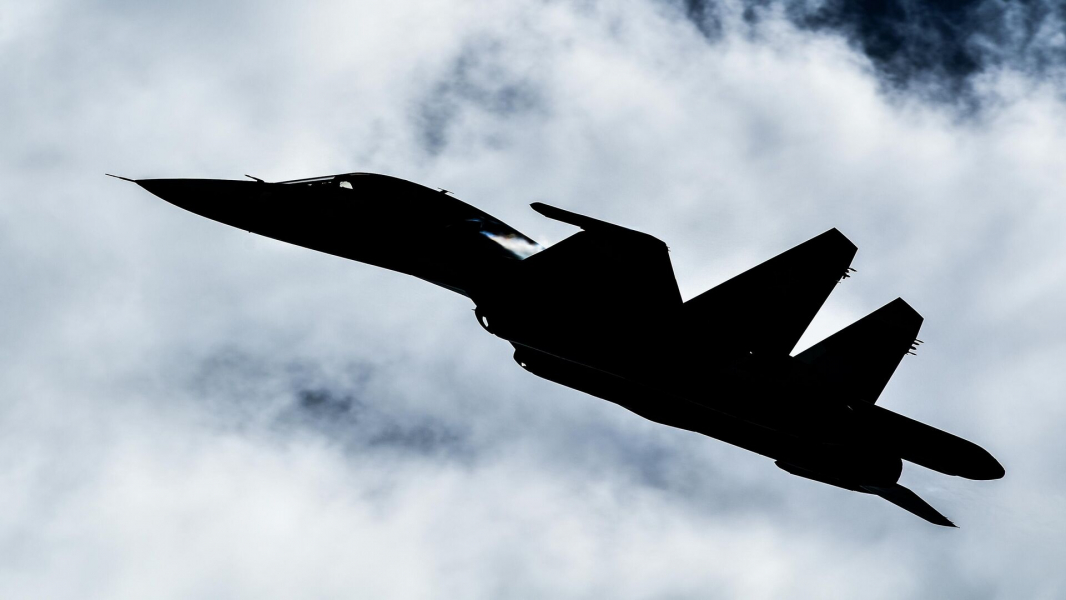 МО: Су-34 нанес удар авиабомбами по ВСУ в приграничном районе Курской области